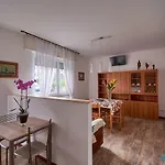 Casa Della Nonna شقة اباديا لاريانا